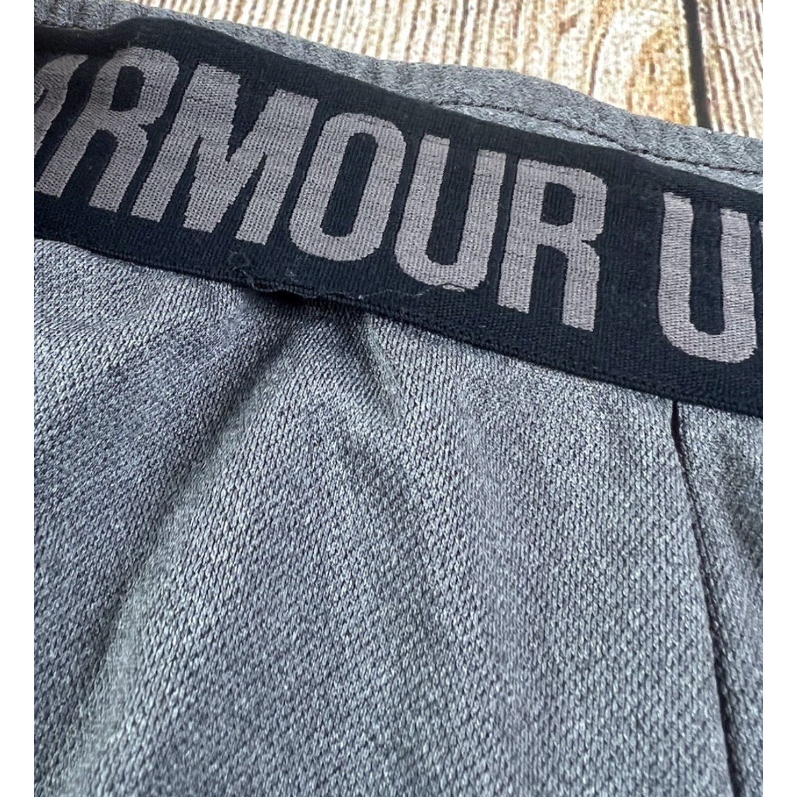 Under Armour Under Armour Shorts Women’s XL Black Grey Heatgear Loose Size 40" / US 18 - 4 Thumbnail