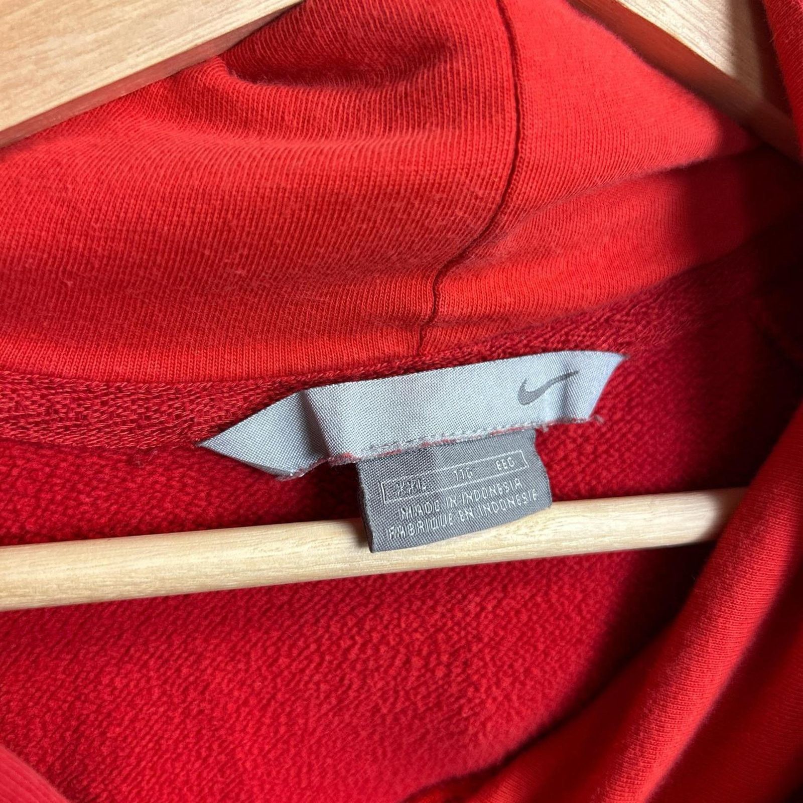 Nike Nike Tonal Essential “Cherry” XXL 2000s Silver Tag Hoodie Size US XXL / EU 58 / 5 - 3 Thumbnail