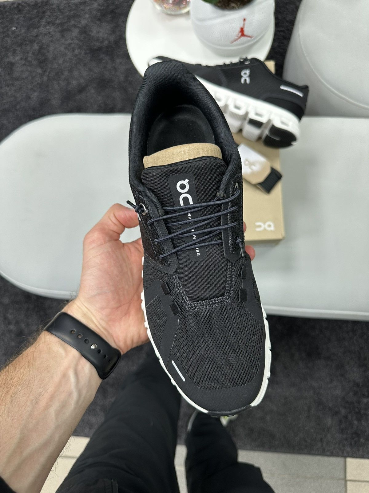 On On Running Cloud 6 Black/White Size US 10 / EU 43 - 3 Thumbnail