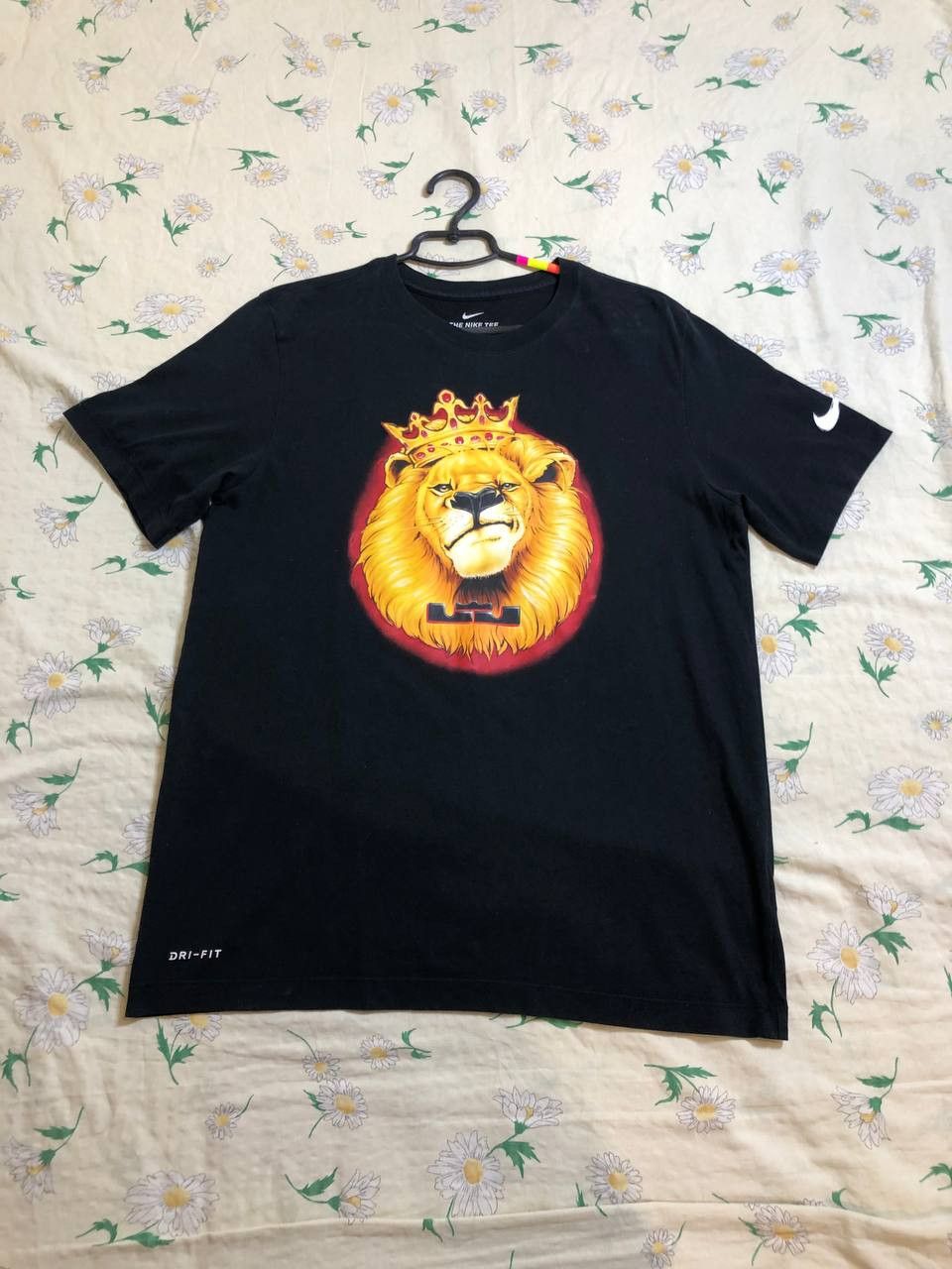 Nike Vintage Nike Big Y2K Print Short Sleeve T-Shirt Size US M / EU 48-50 / 2 - 1 Thumbnail