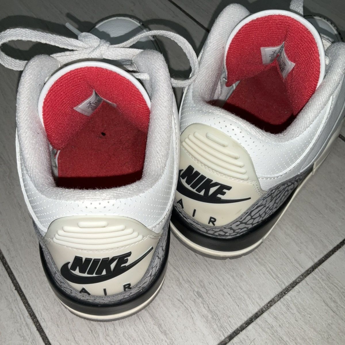 Jordan Brand Jordan 3 white cement mens size 8 Size US 8 / EU 41 - 8 Thumbnail