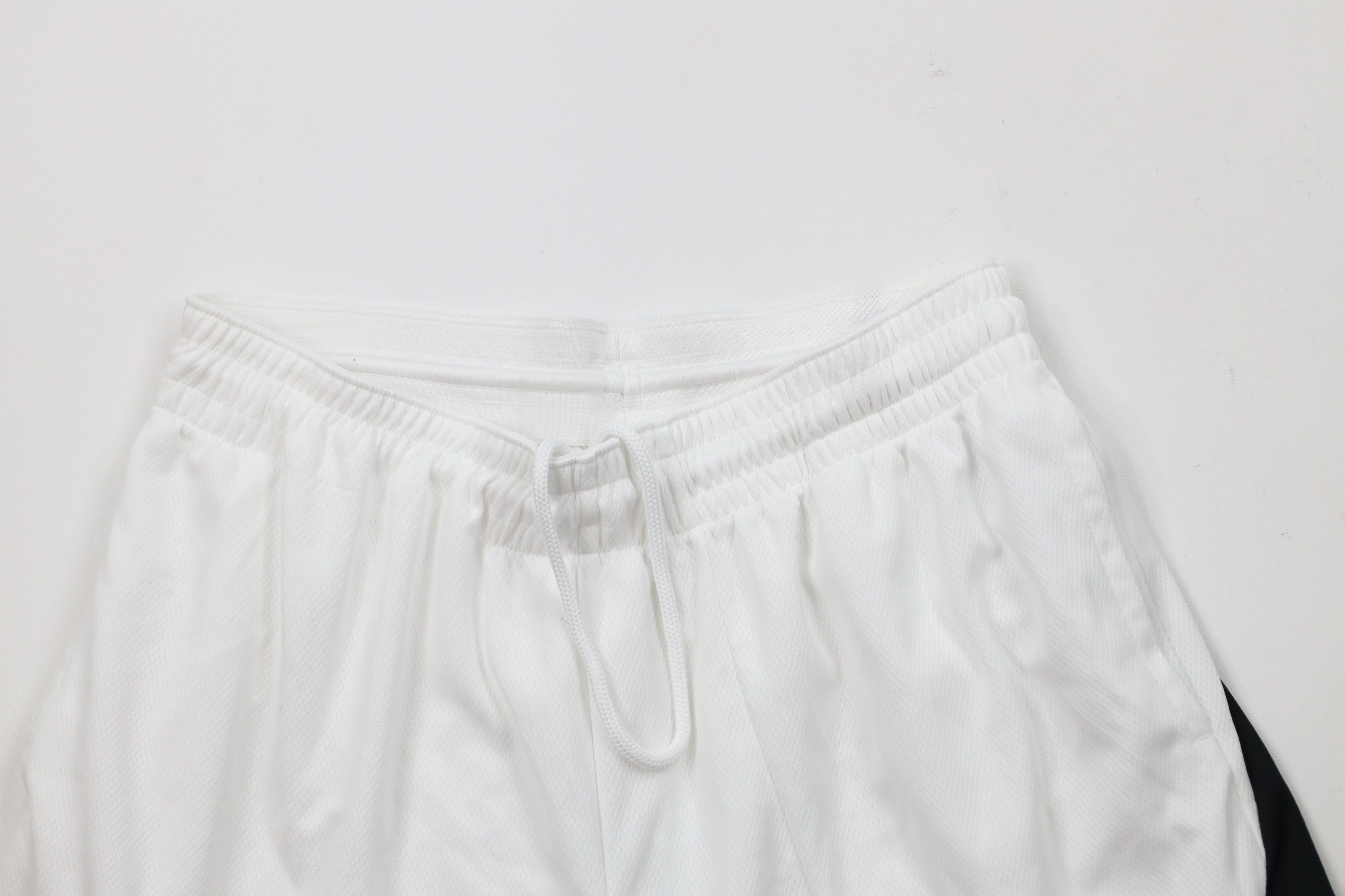 Nike × Vintage Nike Dri-Fit Logo Gym Basketball Shorts White Polyester Size US 34 / EU 50 - 2 Thumbnail