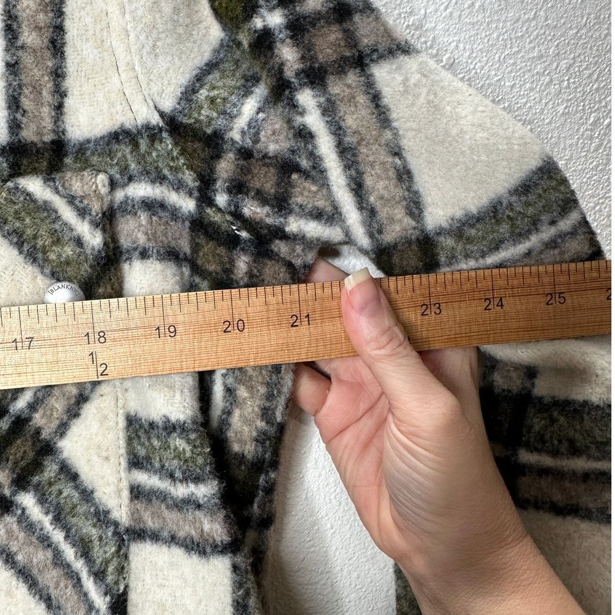 BLANKNYC Blank NYC Cream Brown Plaid Snap Button Collared Shacket S Size S / US 4 / IT 40 - 16 Thumbnail