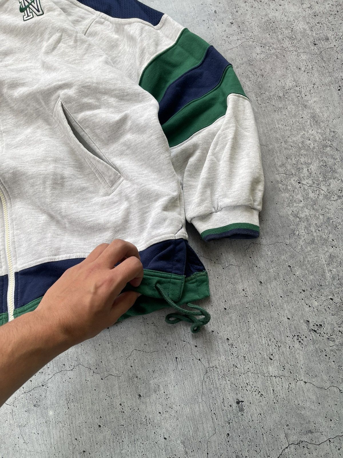 Nike × Vintage 00s Nike Vintage Big Logo Streetwear Zip Size US L / EU 52-54 / 3 - 5 Thumbnail
