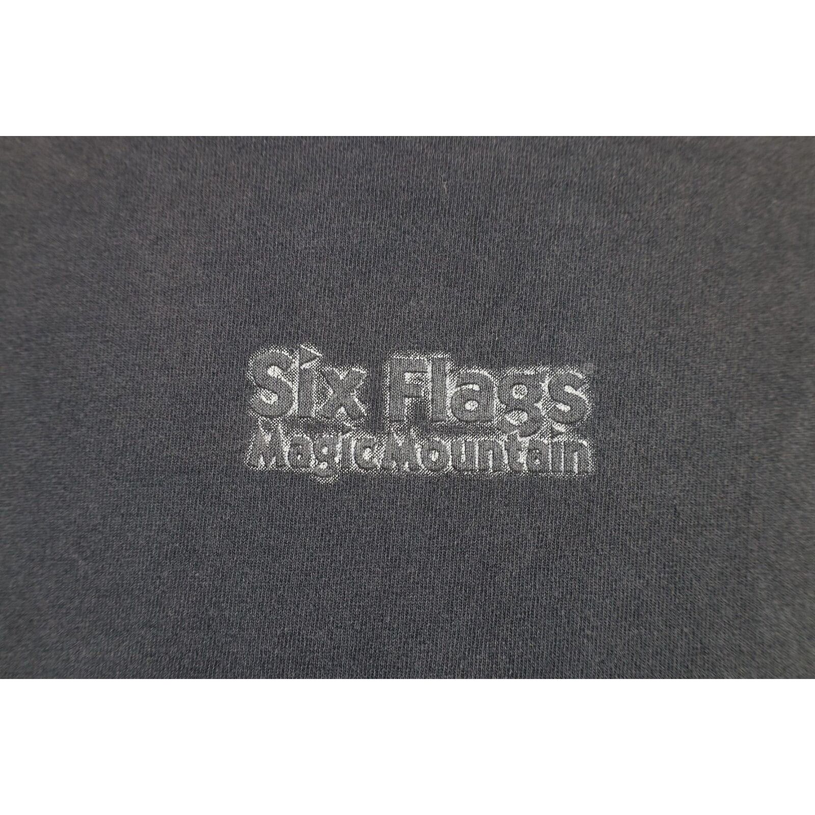 Vintage Vintage 90s Distressed Six Flags Batman The Ride T-Shirt Size US L / EU 52-54 / 3 - 7 Thumbnail
