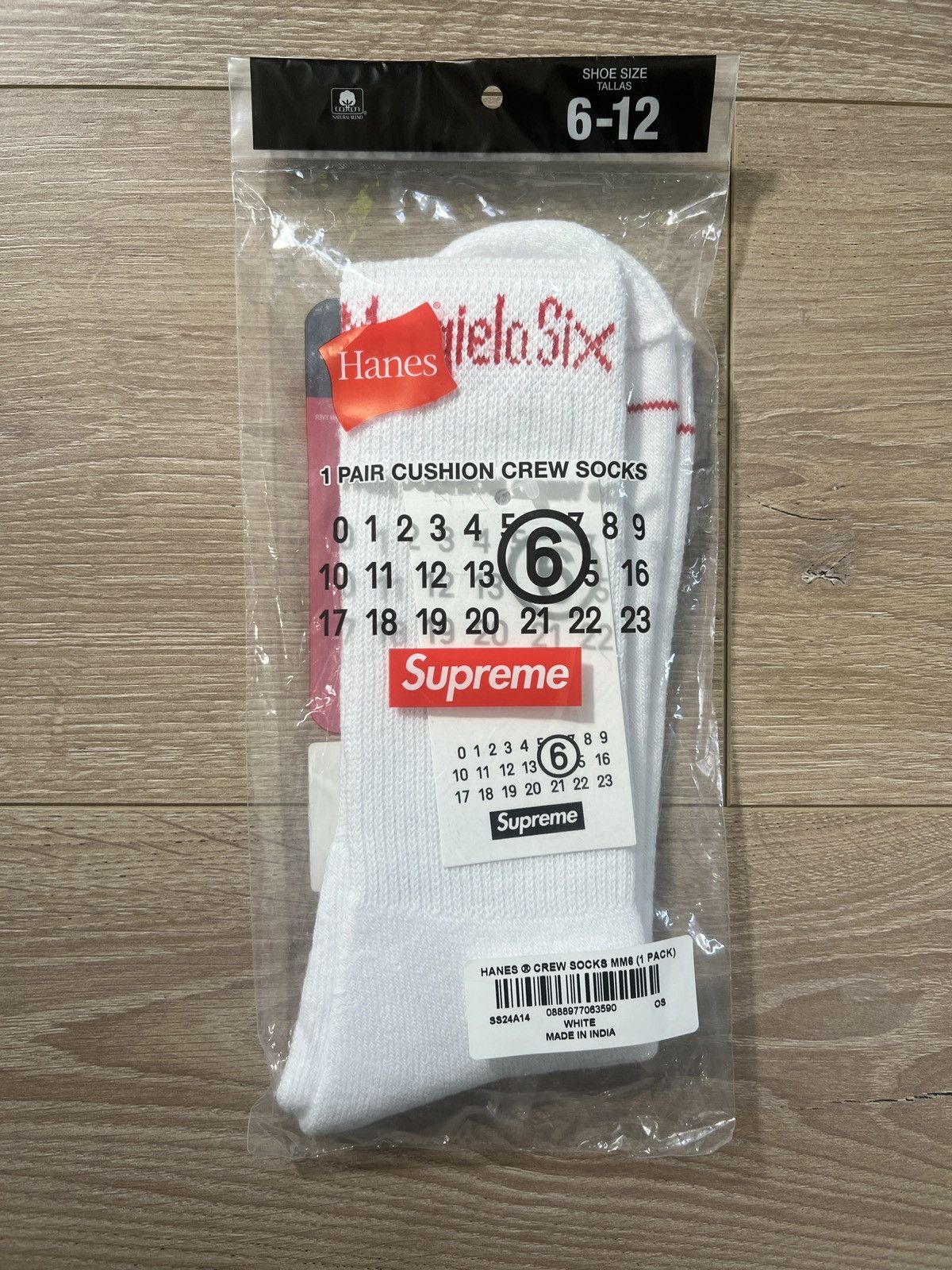 image of Maison Margiela x Supreme Margiela Hanes Mm6 Socks in White, Men's