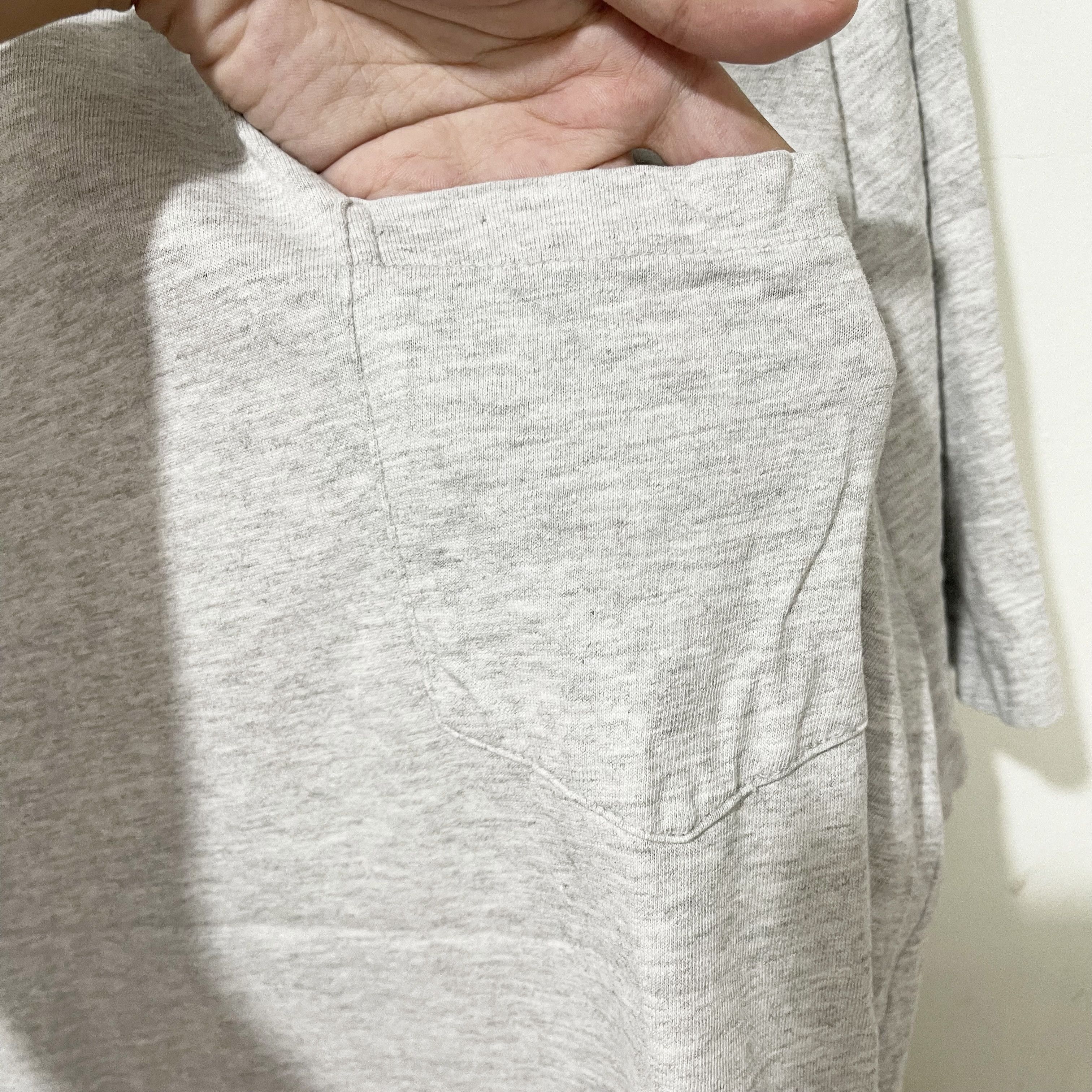 Gap Vintage 90s Gap Pocket T-Shirt Size US L / EU 52-54 / 3 - 4 Thumbnail