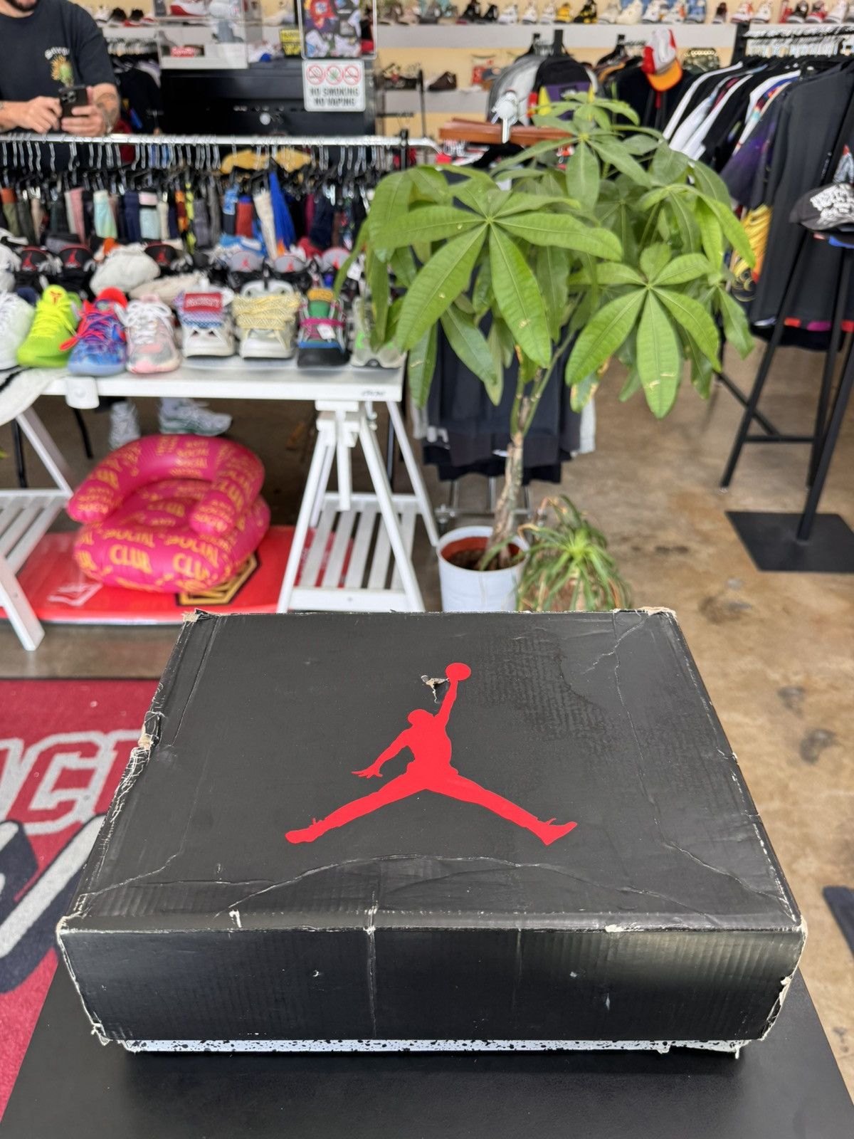 Jordan Brand Air Jordan 5 Raging Bull Size 7Y (2021) Size US 7 / EU 40 - 14 Thumbnail