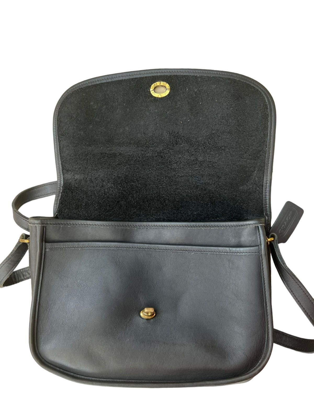 Coach Vintage Coach Usa Made Patina Cowhide Leather Shoulder Bag Size ONE SIZE - 20 Thumbnail