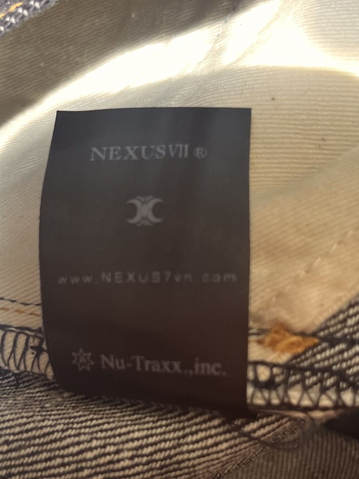 Kaws NEXUSVII * Original Fake Size US 34 / EU 50 - 2 Thumbnail