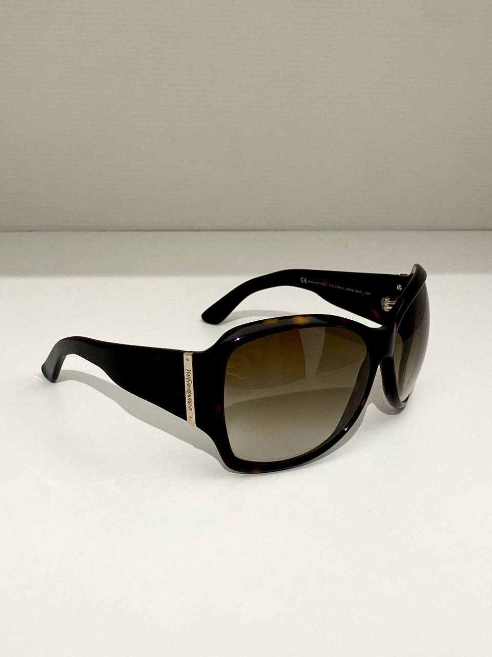 Yves Saint Laurent Yves Saint Laurent YSL Logo Oval Oversized Sunglasses Y2K Size ONE SIZE - 3 Thumbnail