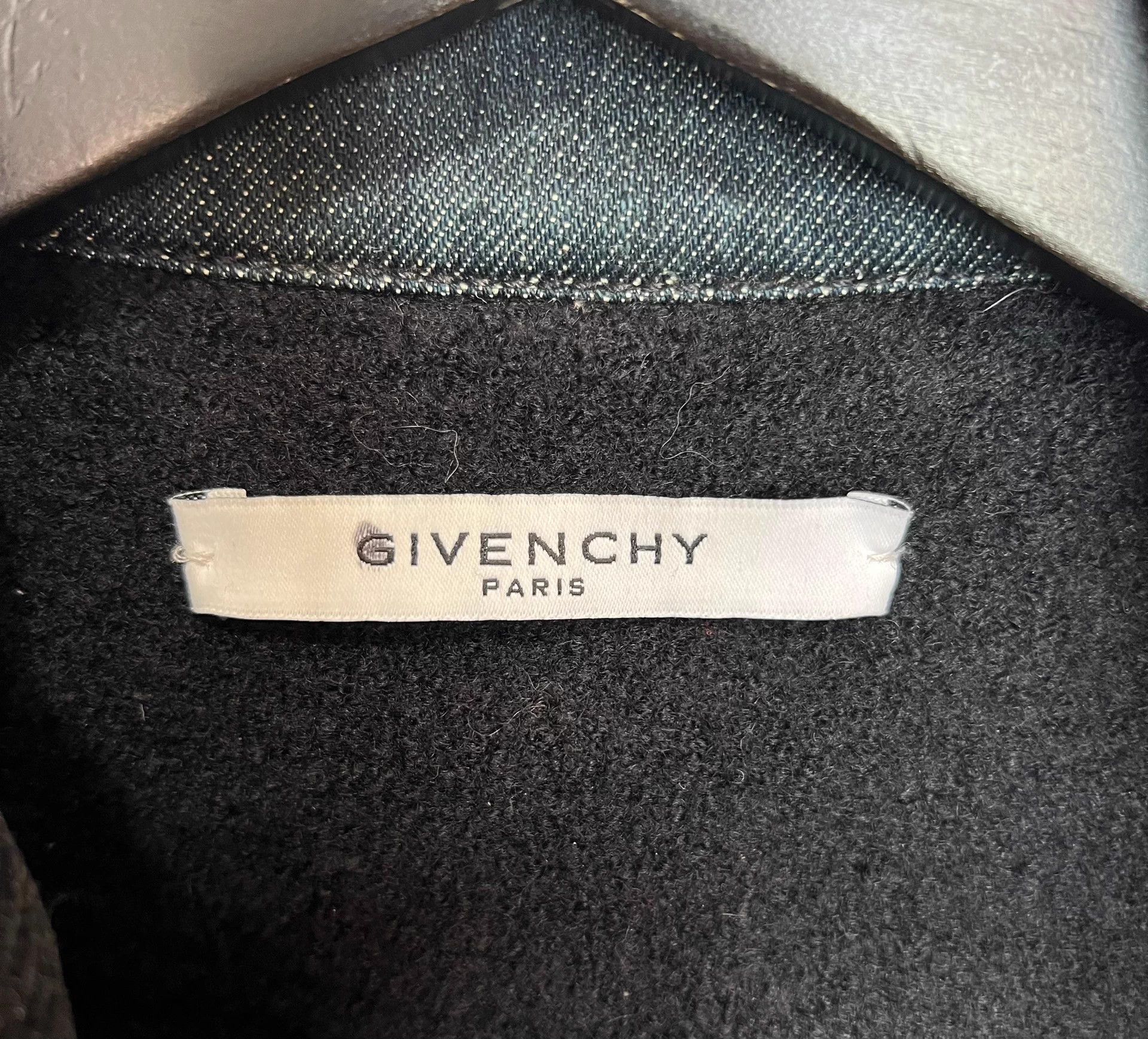 Givenchy Givenchy Heavyweight Denim Jacket L - 95% New Size US L / EU 52-54 / 3 - 5 Thumbnail