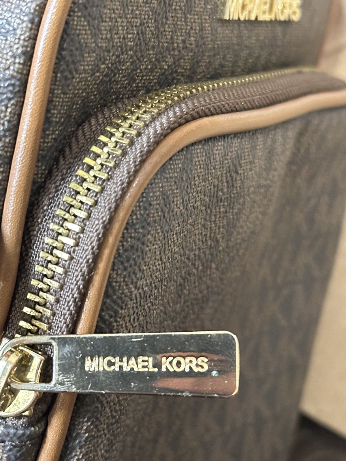 Michael Kors MICHAEL KORS SLING SLING BAG. Size ONE SIZE - 13 Thumbnail