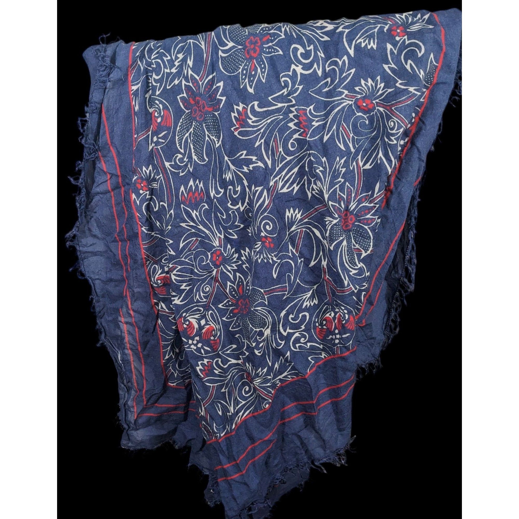 Other Les Petites France Blue And White Floral Scarf Size ONE SIZE - 3 Thumbnail