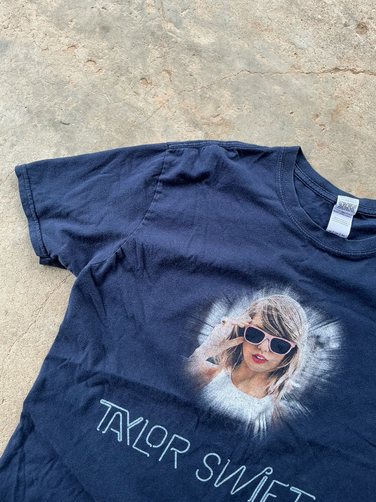 Vintage Vintage Tylor Swift T Shirts Size US XL / EU 56 / 4 - 3 Thumbnail