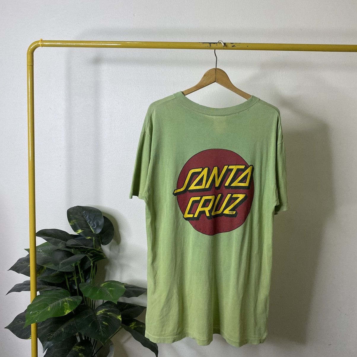 Santa Cruz Skateboards Vintage 1990s Santa Cruz Skateboards Belton Tag T Shirt Size US L / EU 52-54 / 3 - 1 Thumbnail