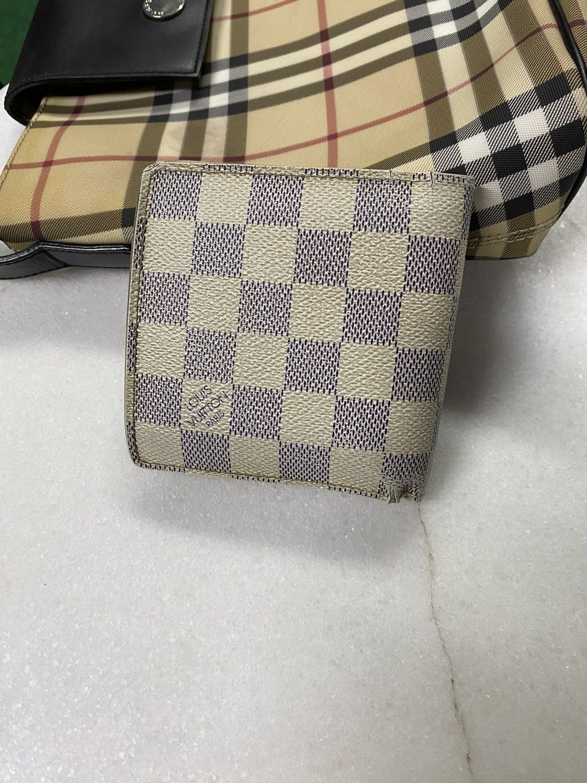 Louis Vuitton Louis Vuitton White Damier Bifold Leather Wallet Preowned Size ONE SIZE - 4 Thumbnail