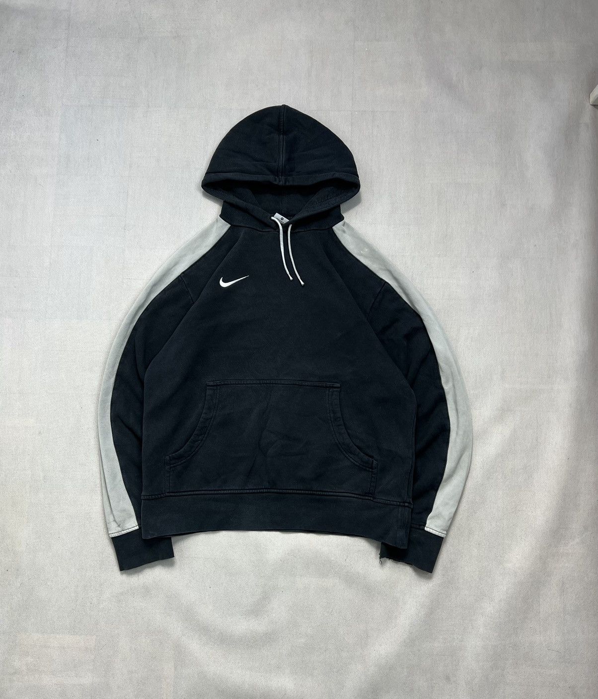 Nike Hoodie Nike small logo y2k Size US M / EU 48-50 / 2 - 1 Thumbnail