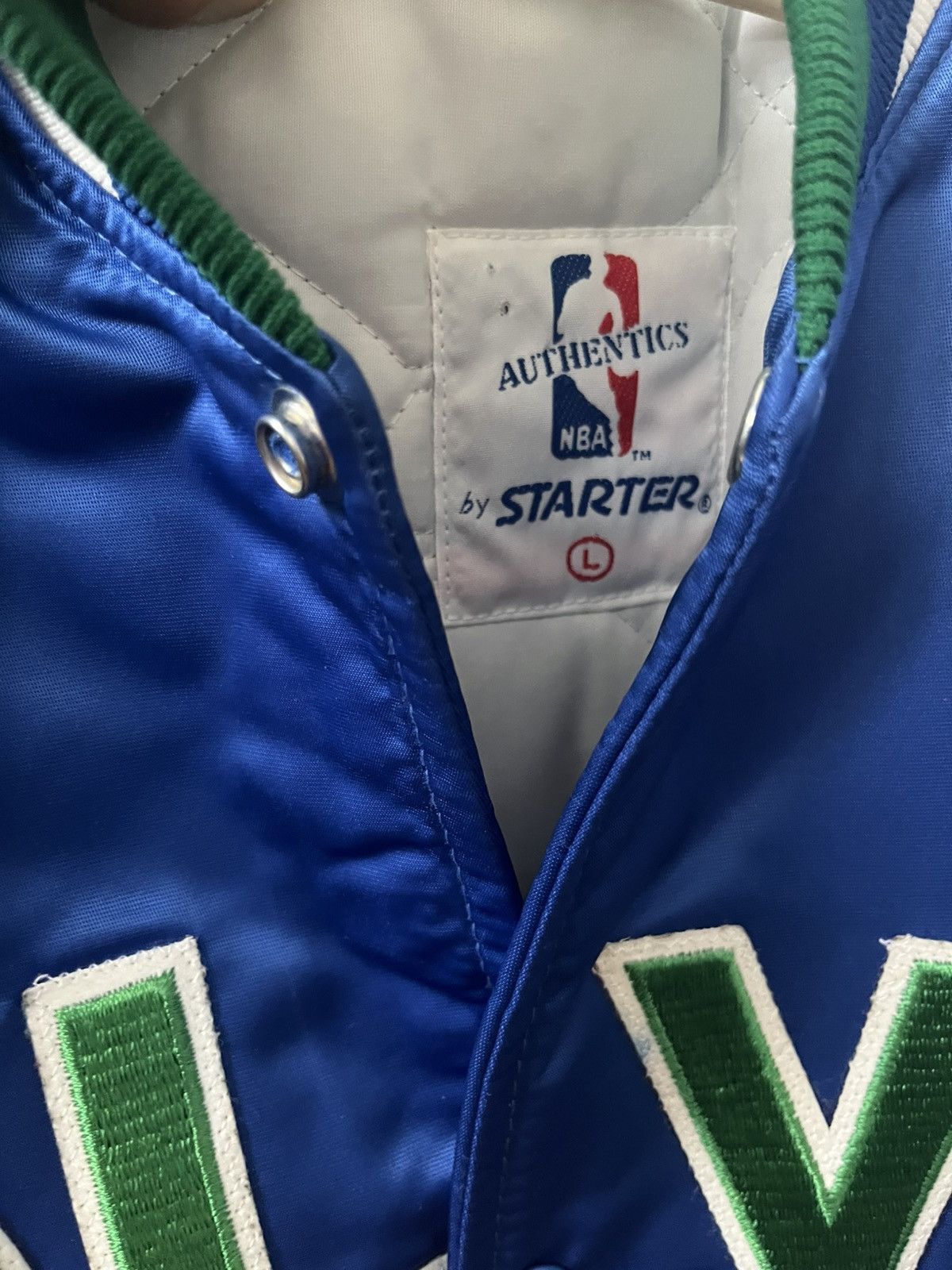 Starter VINTAGE Starter Minnesota Timberwolves Bomber Jacket Size L Size US L / EU 52-54 / 3 - 6 Thumbnail