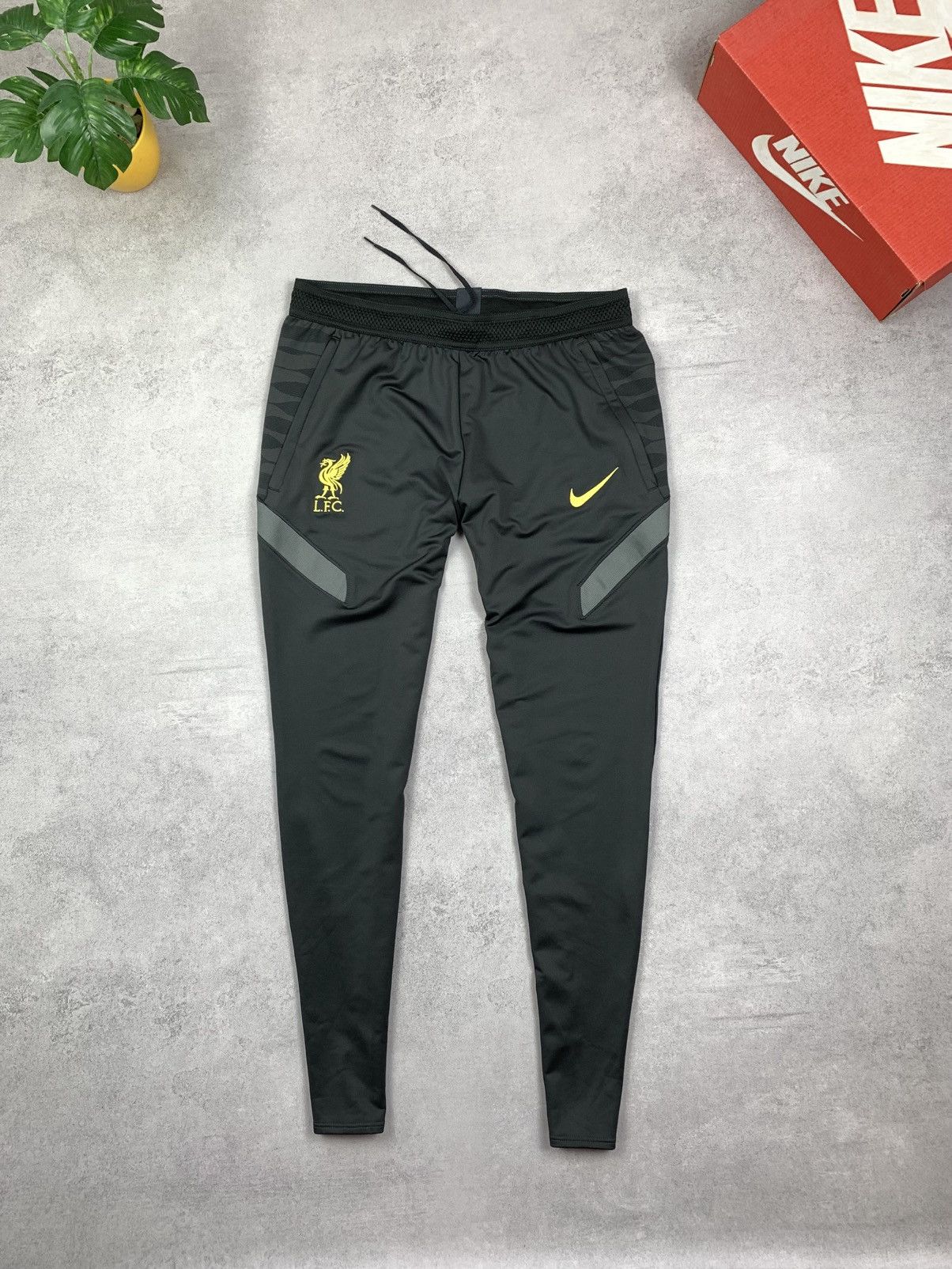 Nike Nike Liverpool FC 2021\22 Strike Training Pants Mens Size M Size US 31 - 1 Thumbnail