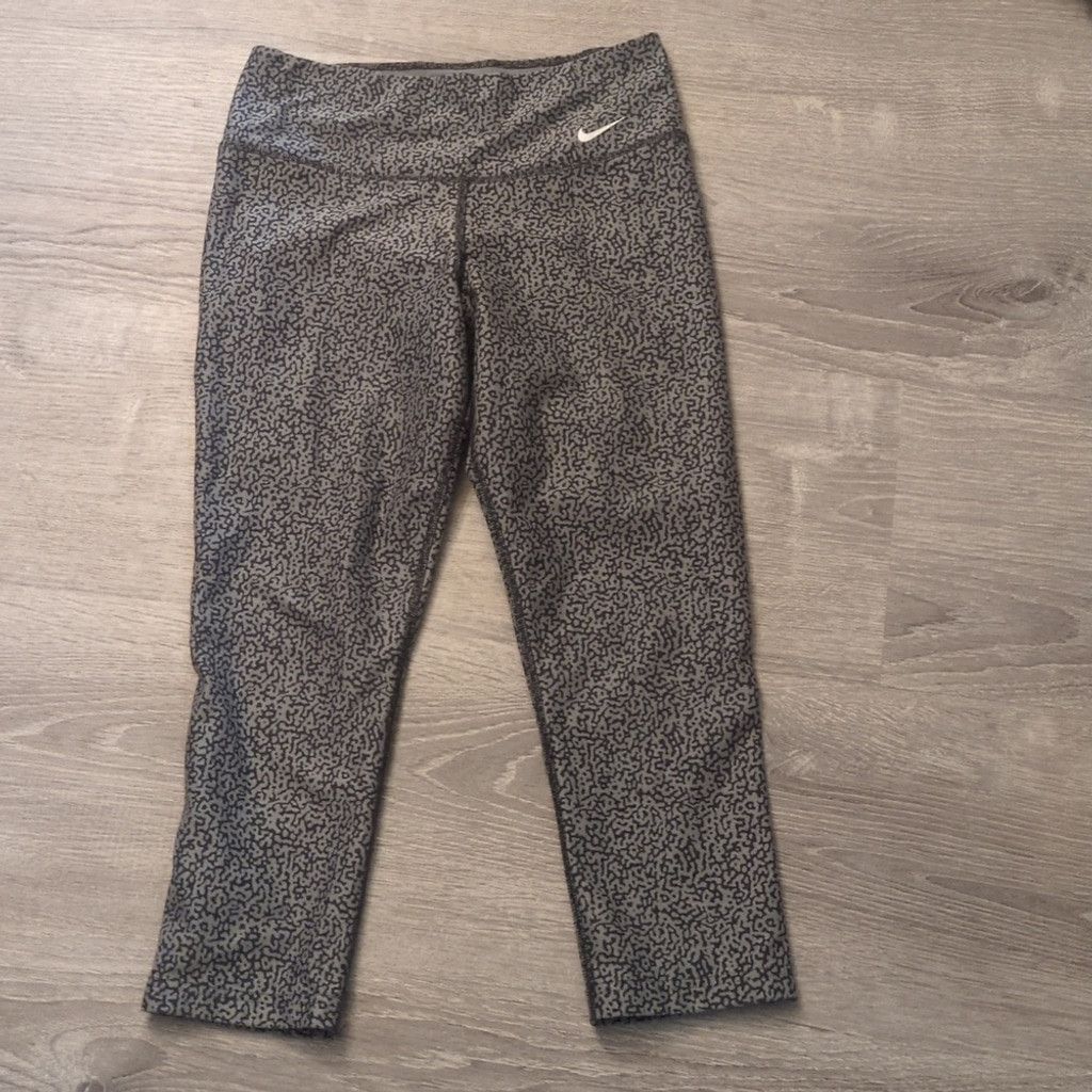 Nike Nike cropped leggings size XS Size 25" / US 0 / IT 36 - 1 Thumbnail
