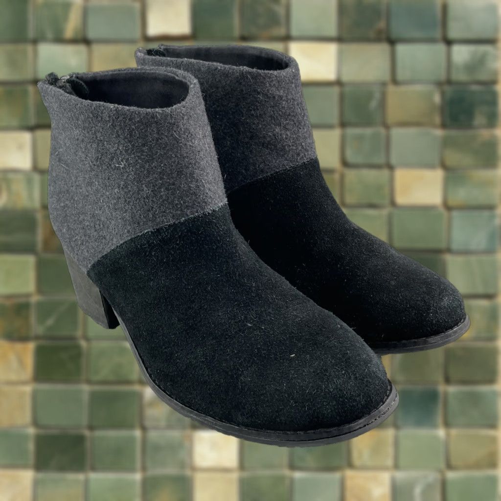 Toms Toms Boots Women 8.5 Suede Leather Black Bootie Chic Classic 90's Corpcore Leila Size US 9 / IT 39 - 1 Thumbnail