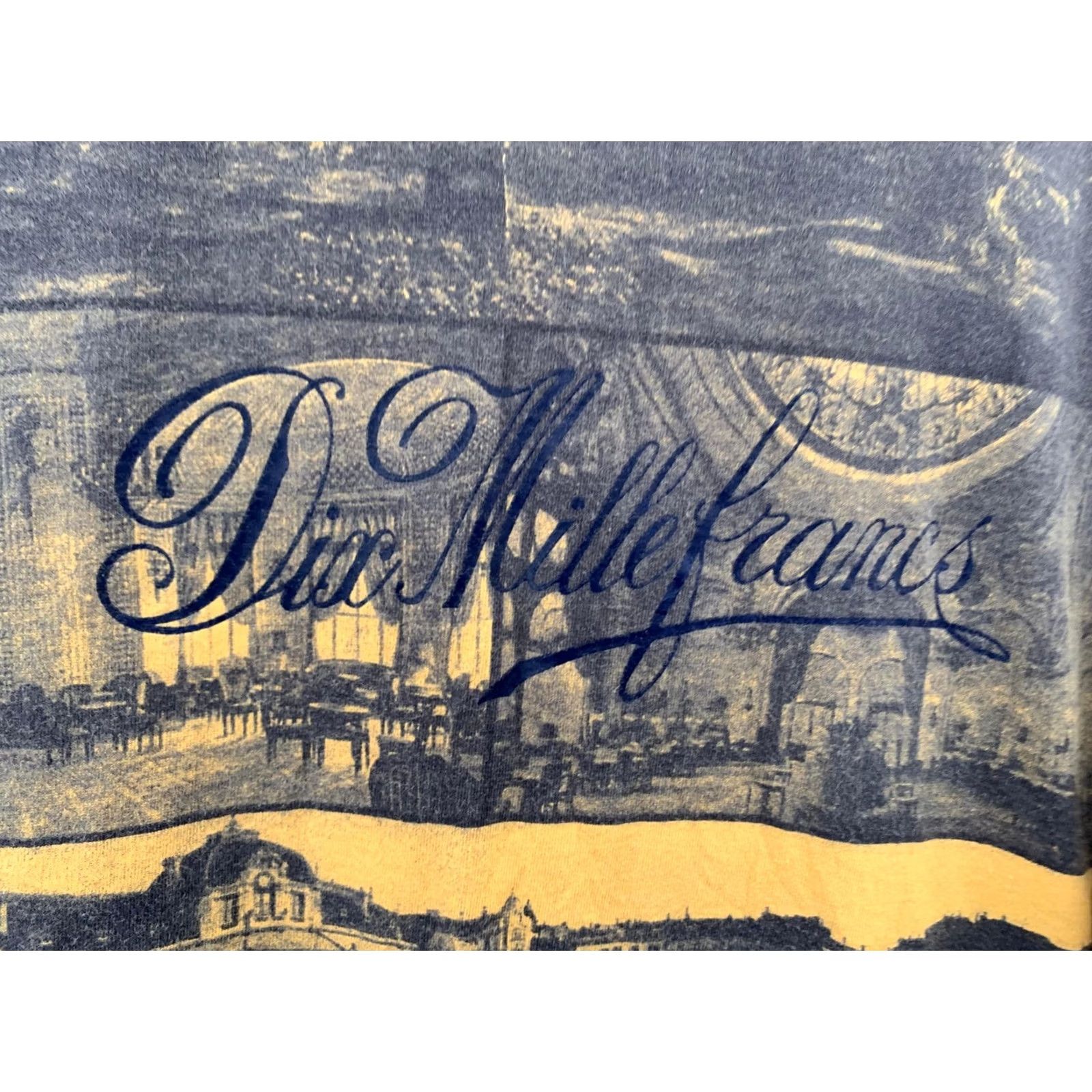 Valentino VINTAGE Valentino Jeans T-Shirt Graphic Print L Yellow Oversized Italy Mens Size US L / EU 52-54 / 3 - 5 Thumbnail