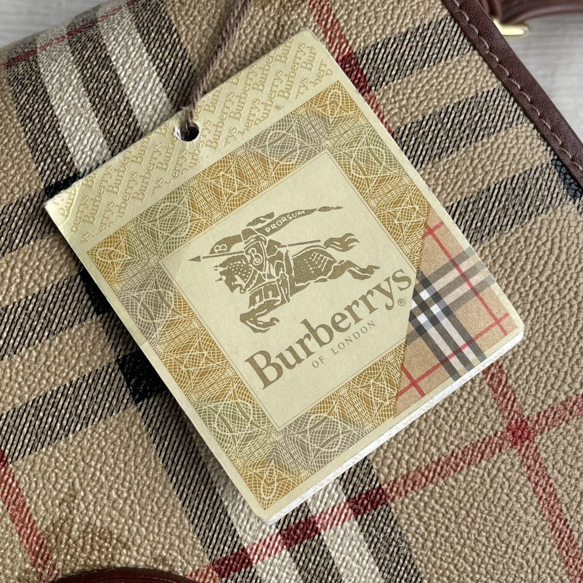 Burberry × Leather × Vintage 🔥 Vintage Burberry Nova Check Hayamarket Crossbody Size ONE SIZE - 14 Thumbnail