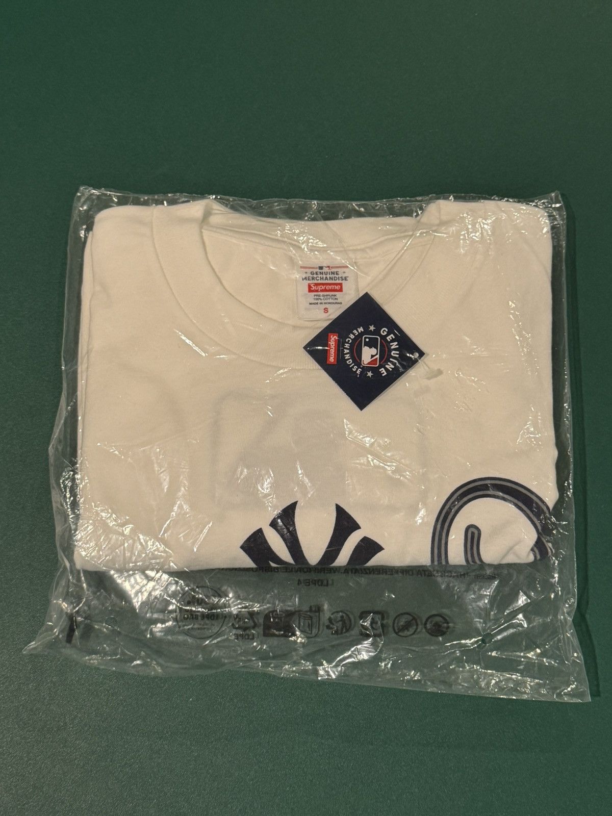 MLB × Supreme Supreme MLB NY Yankees Tee Size S Size US S / EU 44-46 / 1 - 2 Thumbnail