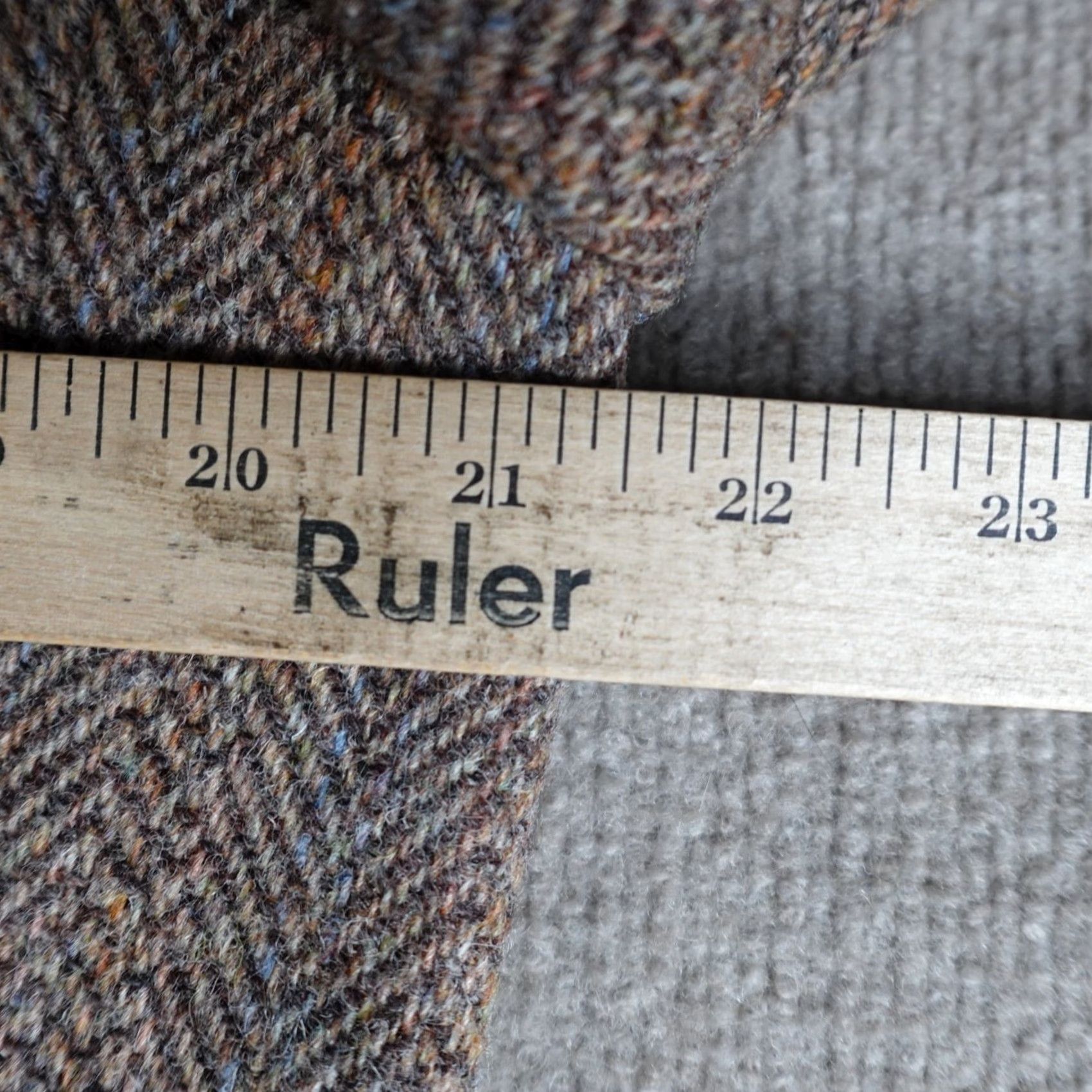 Harris Tweed VINTAGE Harris Tweed Sport Coat 42R Beige Herringbone Tweed Two-Button Blazer Mens Size 42R - 5 Thumbnail