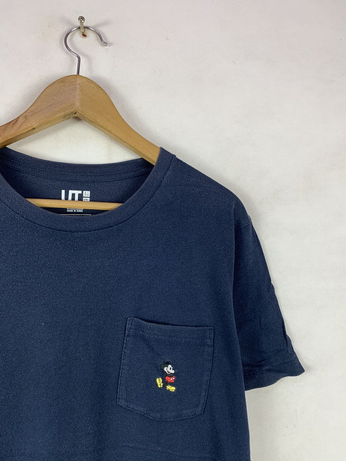 Disney Steals! Uniqlo Mickey Mouse Disney Embroided Pocket Tee Size US M / EU 48-50 / 2 - 3 Thumbnail