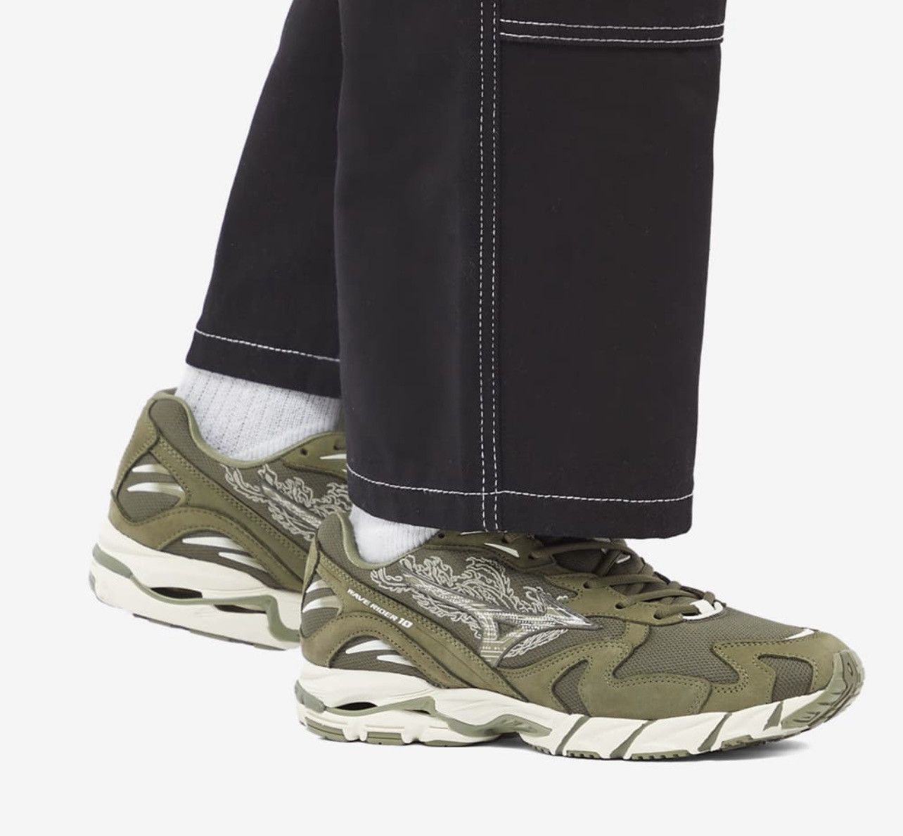 Maharishi × Mizuno Maharishi mizuno waverider 10 Size US 11.5 / EU 44-45 - 11 Thumbnail