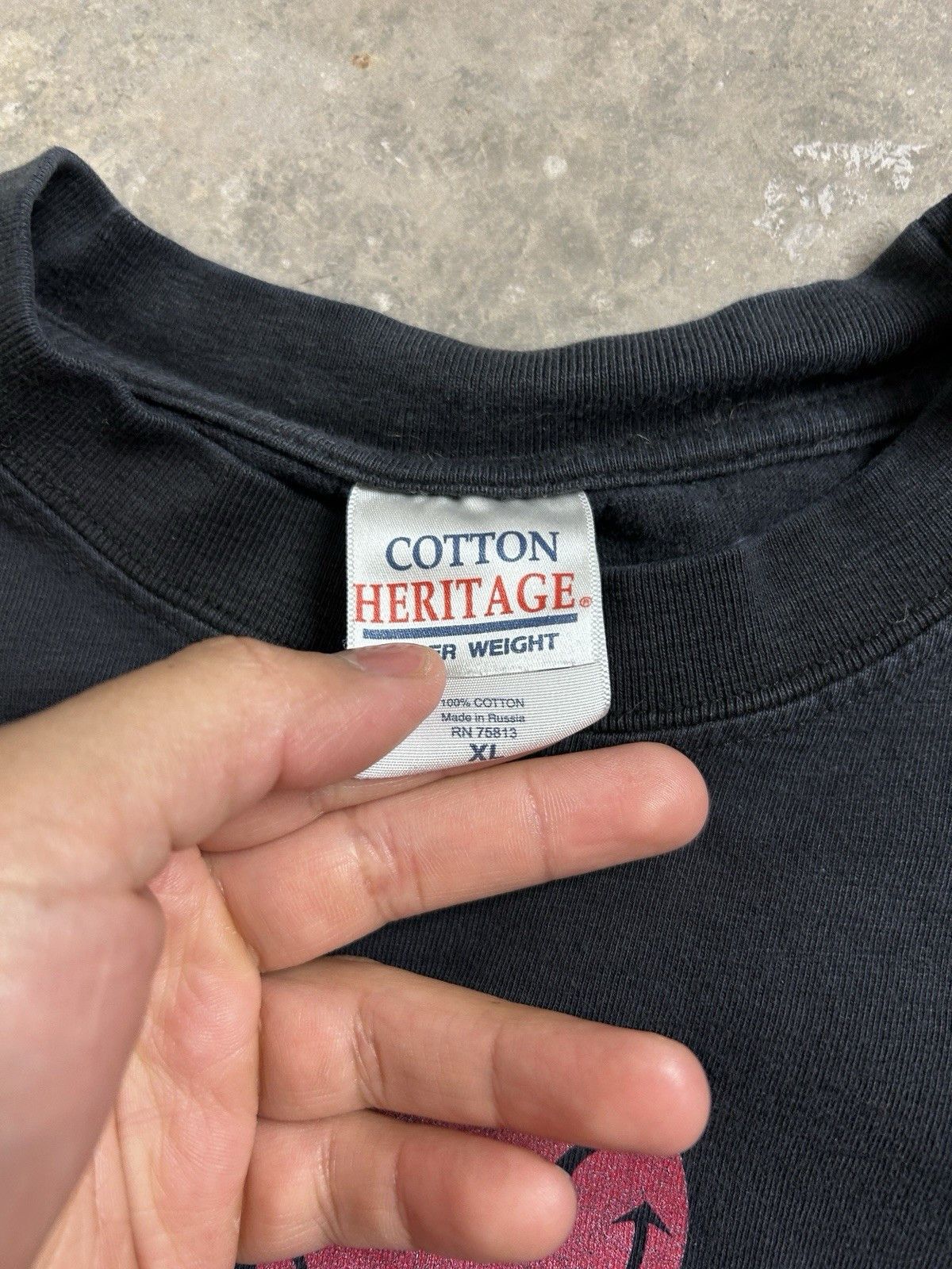 Vintage VTG Y2K Lead Me Not To Temptation I Can Find It Myself Tee Size US XL / EU 56 / 4 - 3 Thumbnail