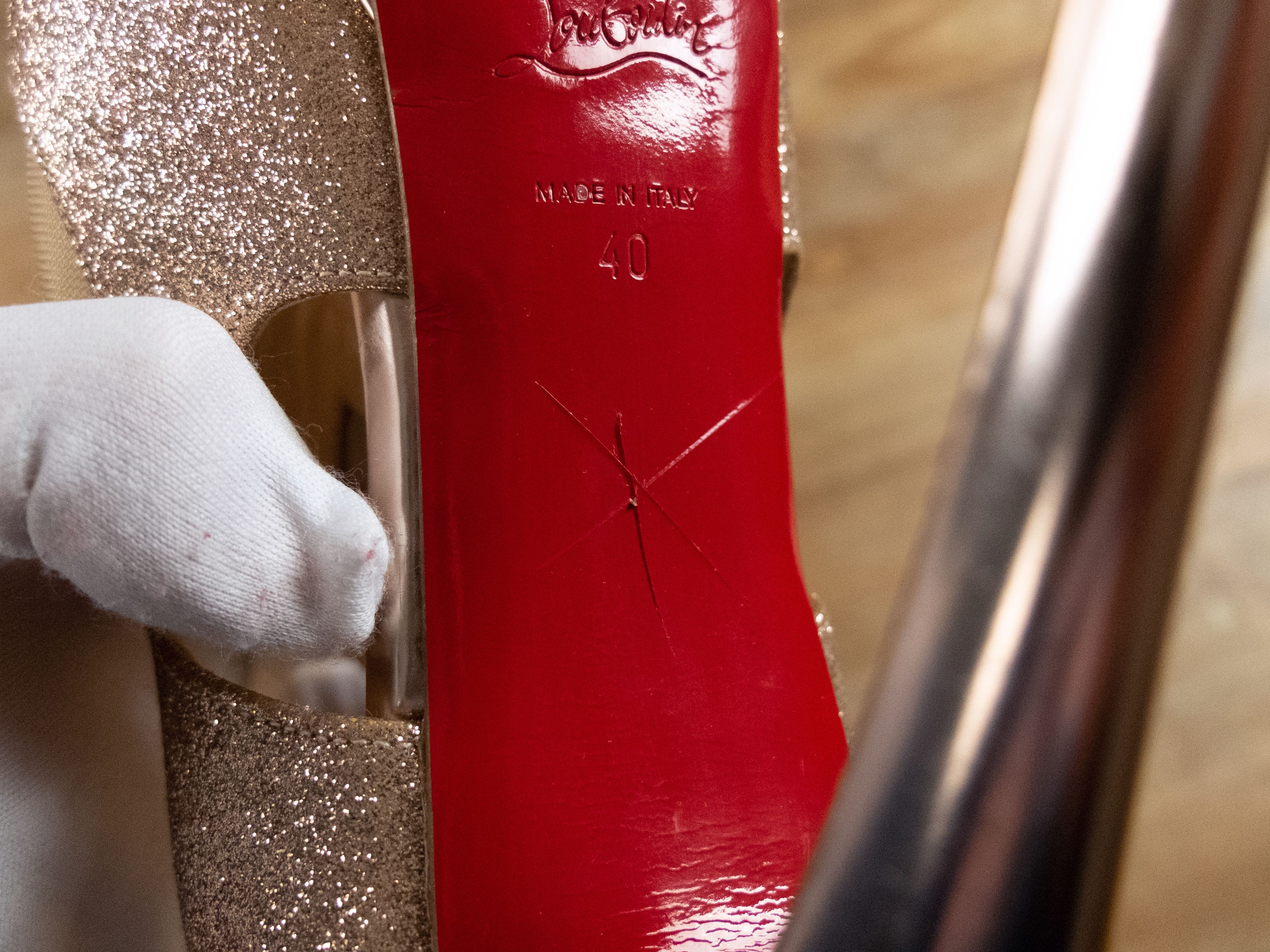 Christian Louboutin CHRISTIAN LOUBOUTIN Farfamesh gold poudre glitter sandals 10 Size US 10 / IT 40 - 10 Thumbnail