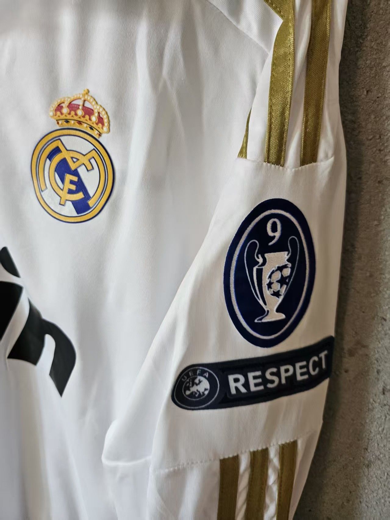 Other 2011 2012 Real Madrid #10 Mesut Özil Jersey Size US L / EU 52-54 / 3 - 4 Thumbnail