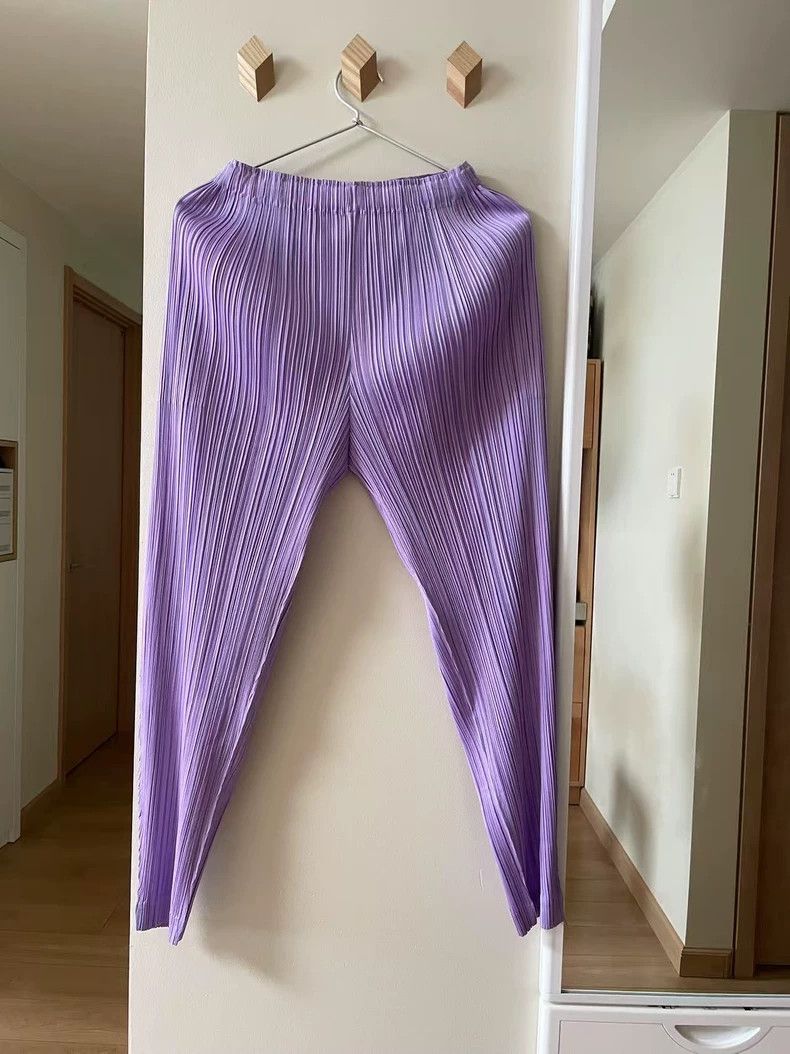 Issey Miyake size:3 Purple pleated trousers