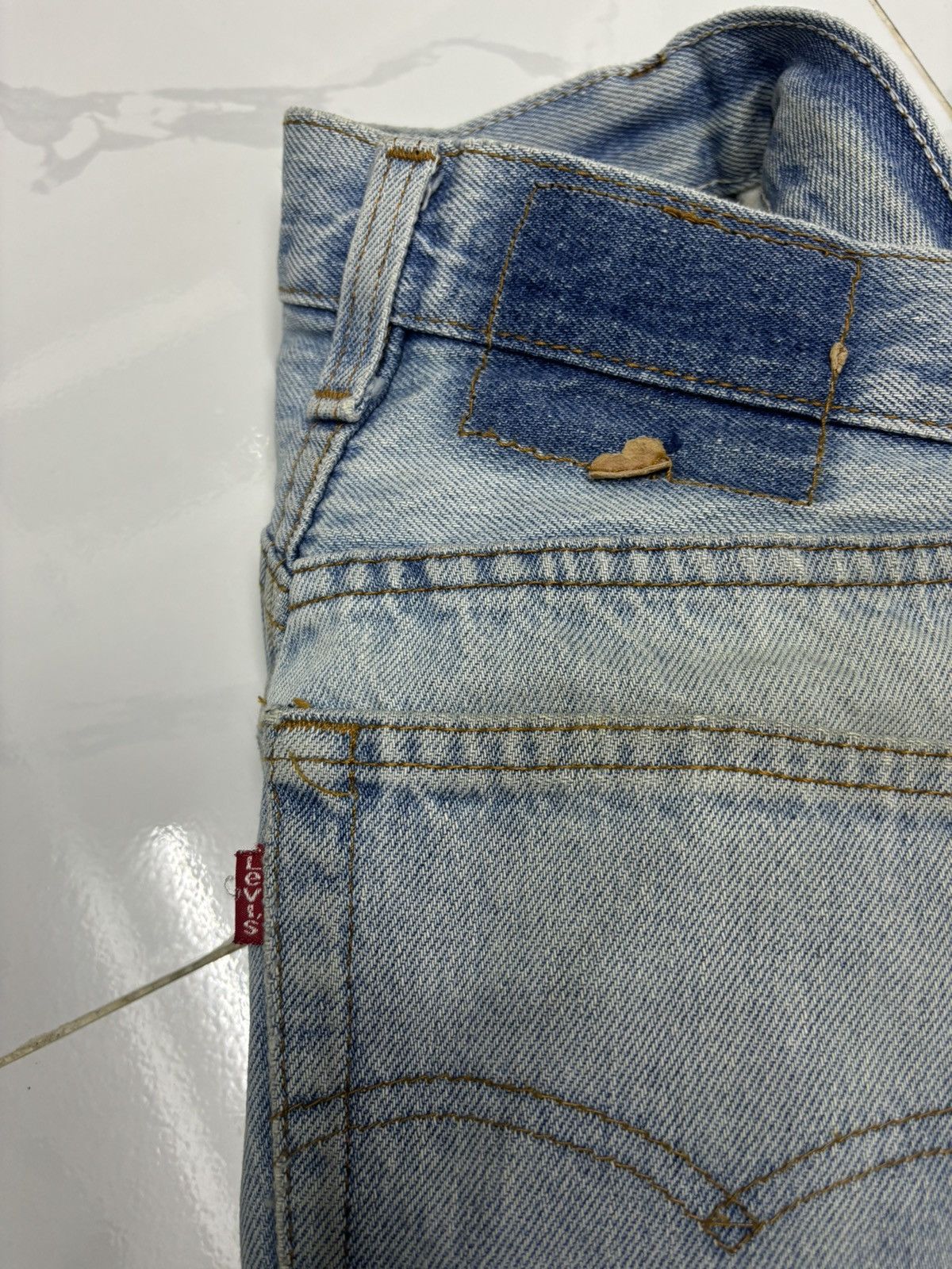 Levi's VINTAGE LEVIS 501 DISTRESSED DENIM RELEASE HEM JEANS Size 27" / US 4 / IT 40 - 13 Thumbnail