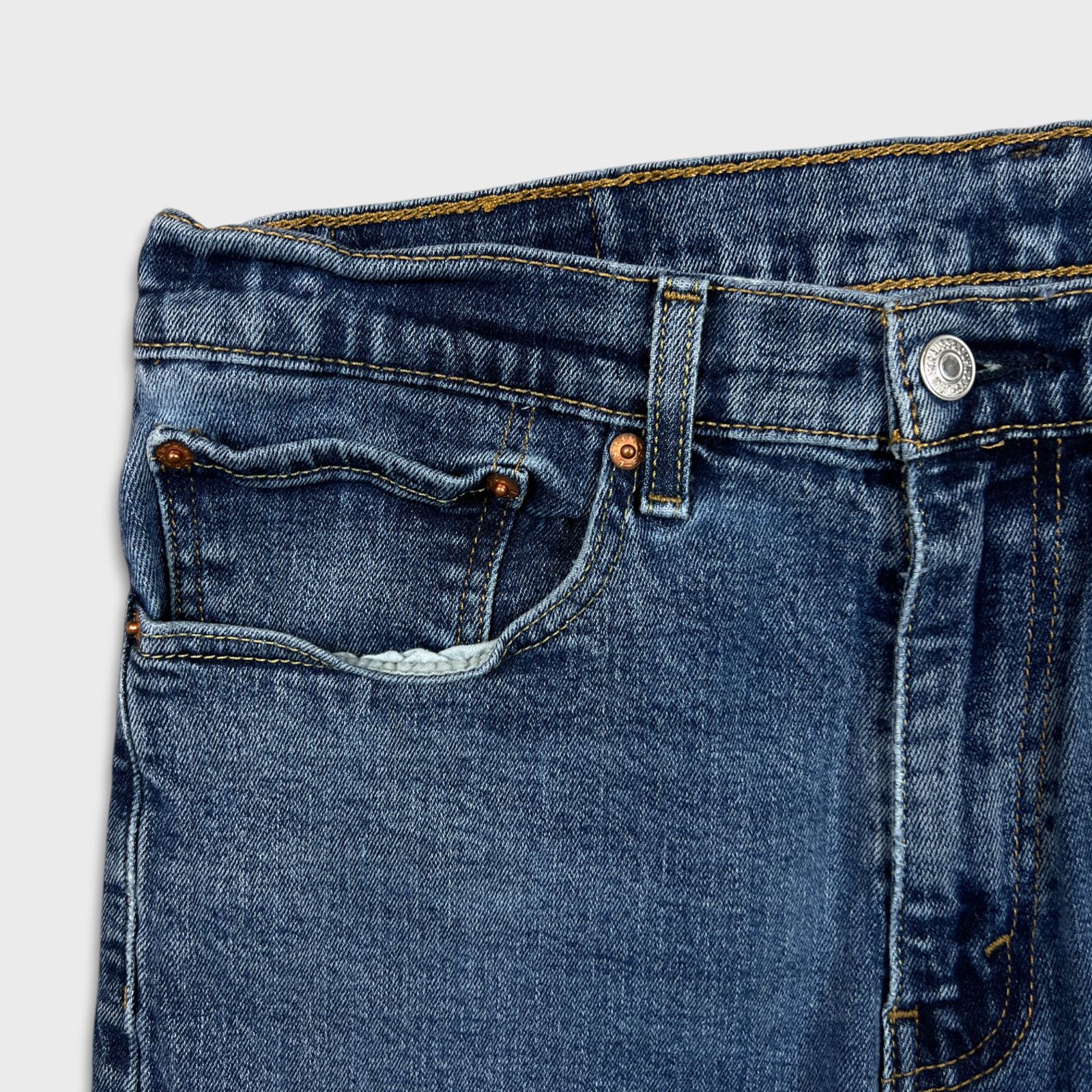 Levi's × Vintage Levi's 505 Jean 34x34 Regular Straight Leg Distressed Denim Size US 34 / EU 50 - 3 Thumbnail