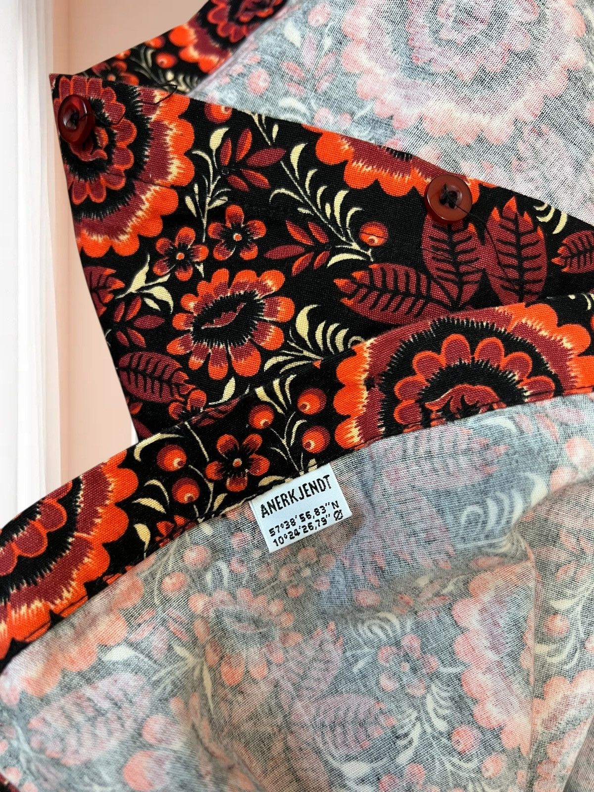 Anerkjendt Anerkjendt short sleeve shirt size M floral pattern Size US M / EU 48-50 / 2 - 6 Thumbnail