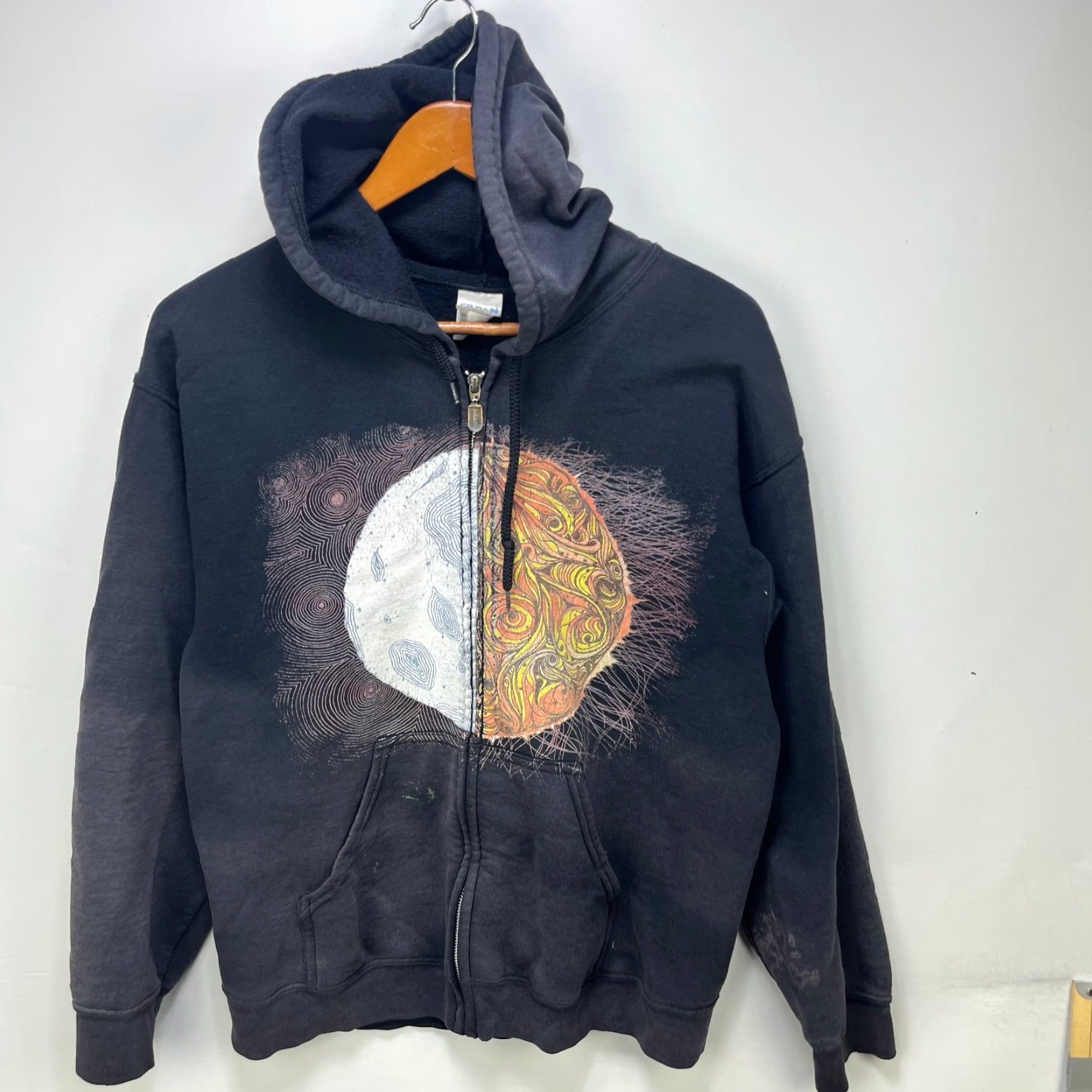 Gildan VINTAGE Darkest Hour Band Hoodie Medium Mens Black Full Zip Emo Y2K Hardcore Sun Faded Gildan Size US M / EU 48-50 / 2 - 3 Thumbnail