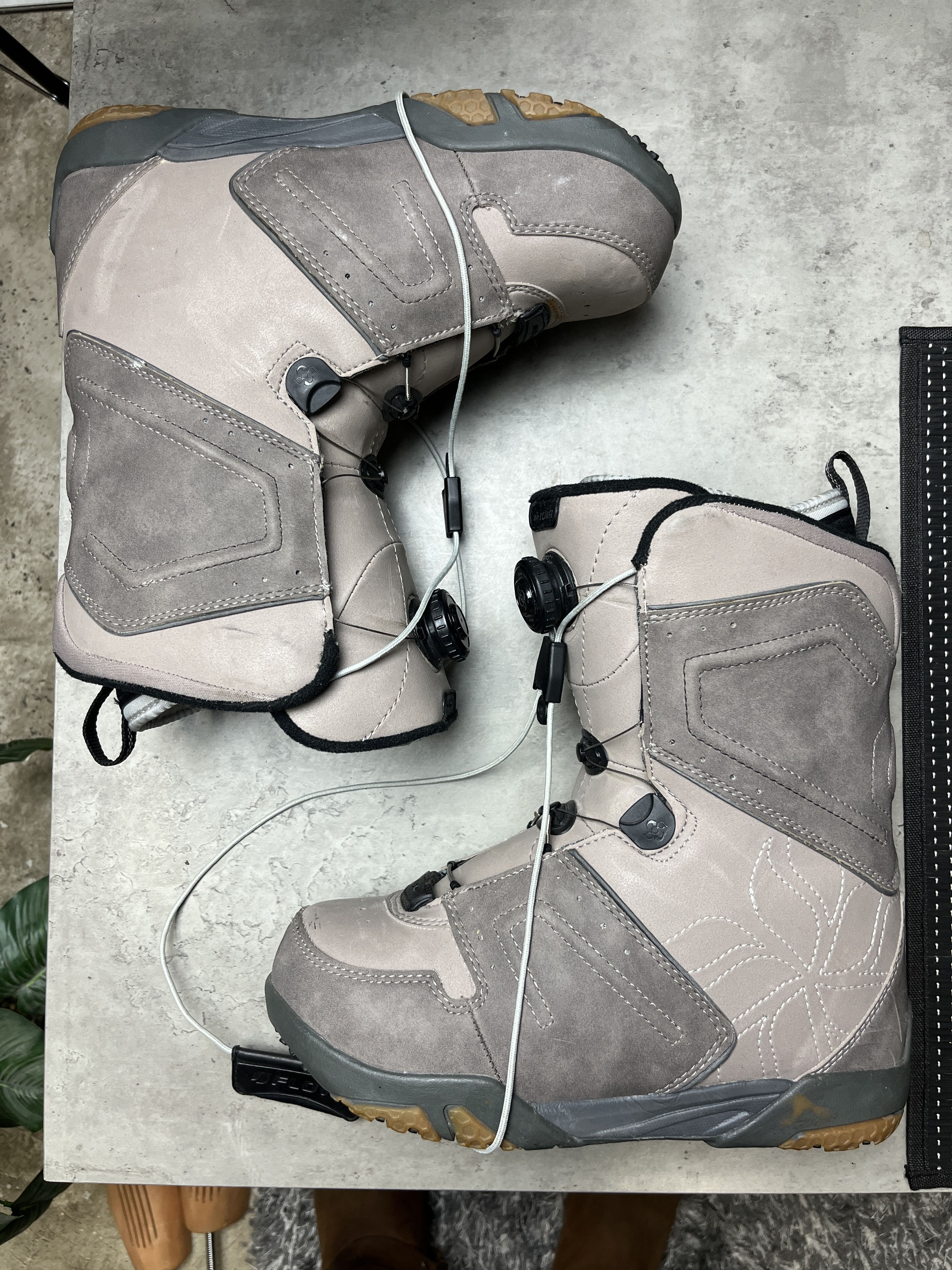 Other 2000s FLOW BOA SNOWBOARD BOOTS - 5124 Size US 7 / EU 40 - 2 Thumbnail