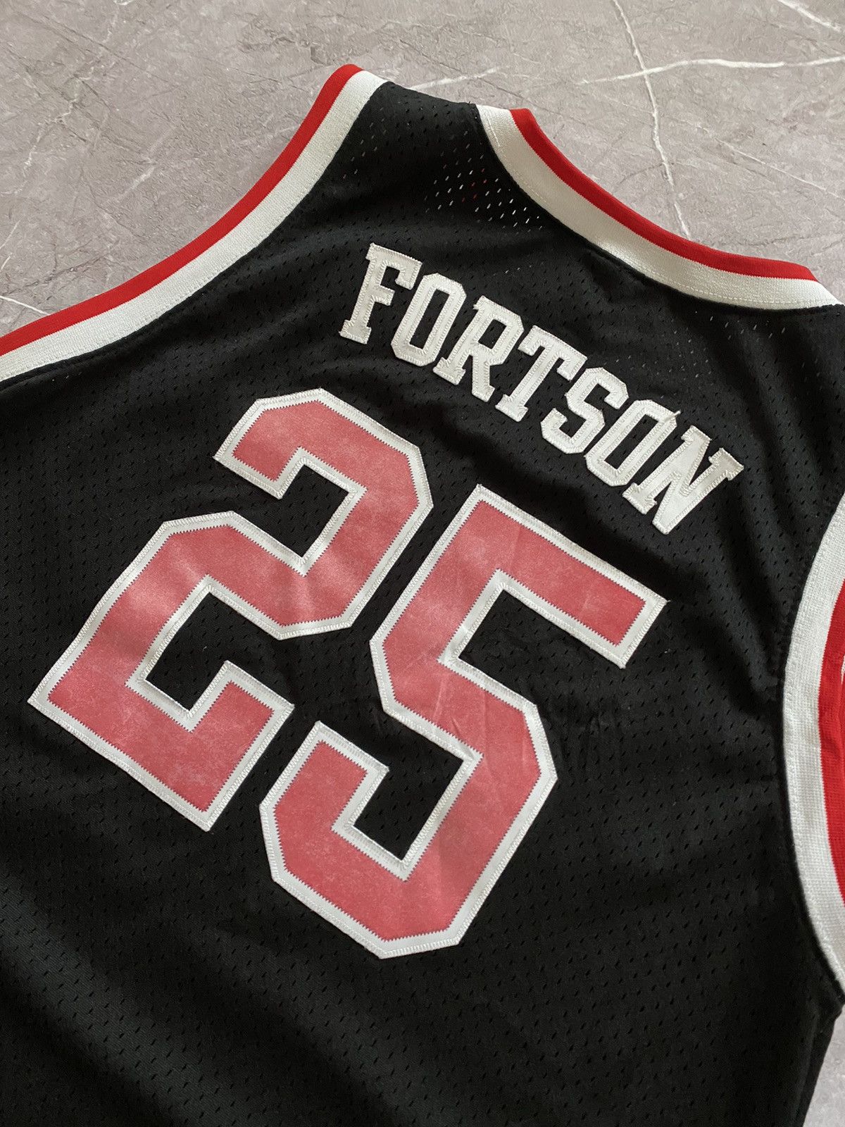 NBA × Nike × Vintage Nike Cincinnati Bearcats Danny Fortson #25 Basketball Jersey Size US XXL / EU 58 / 5 - 8 Thumbnail