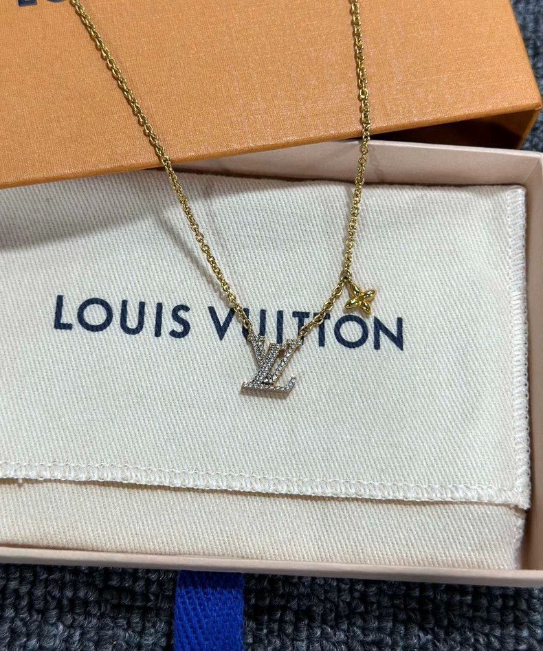 Louis Vuitton Gold Louis Vuitton Logo Necklace -2505 Size ONE SIZE - 3 Thumbnail