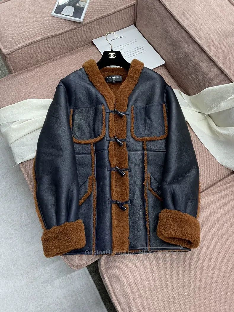 Chanel Chanel Black and brown ox horn buckle fur all-in-one jacke Size XXS / US 00 / IT 34 - 1 Thumbnail