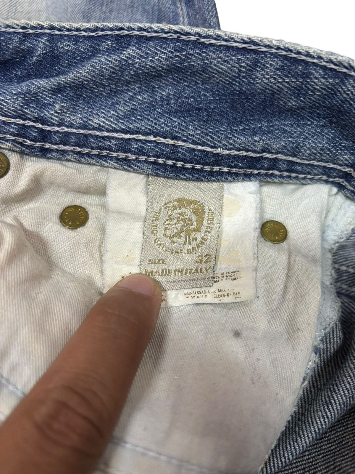 Diesel 90s Vtg Diesel Viker Distressed Blue Washed Jeans Size US 34 / EU 50 - 9 Thumbnail
