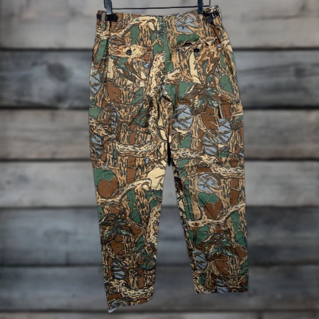 Vintage VINTAGE Prestige Cargo Pants Men Medium 34 x 32 Camouflage Cotton Nylon Zip Fly Tapered 90s Jungle Fatigue Size US 34 / EU 50 - 1 Thumbnail