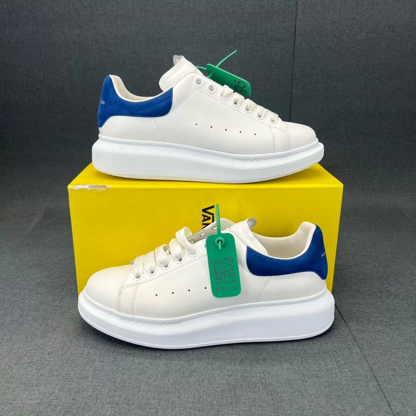 Alexander McQueen Alexander McQueen Blue Tail Suede Sneaker 39.5 Size US 9 / IT 39 - 2 Thumbnail