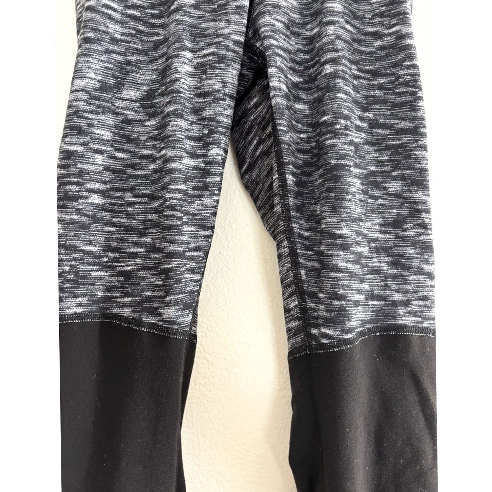 Lululemon Lululemon Ankle Womens 4 Black Tip Stirrup Leggings Gray Colorblock Knit Size Size 27" / US 4 / IT 40 - 4 Thumbnail
