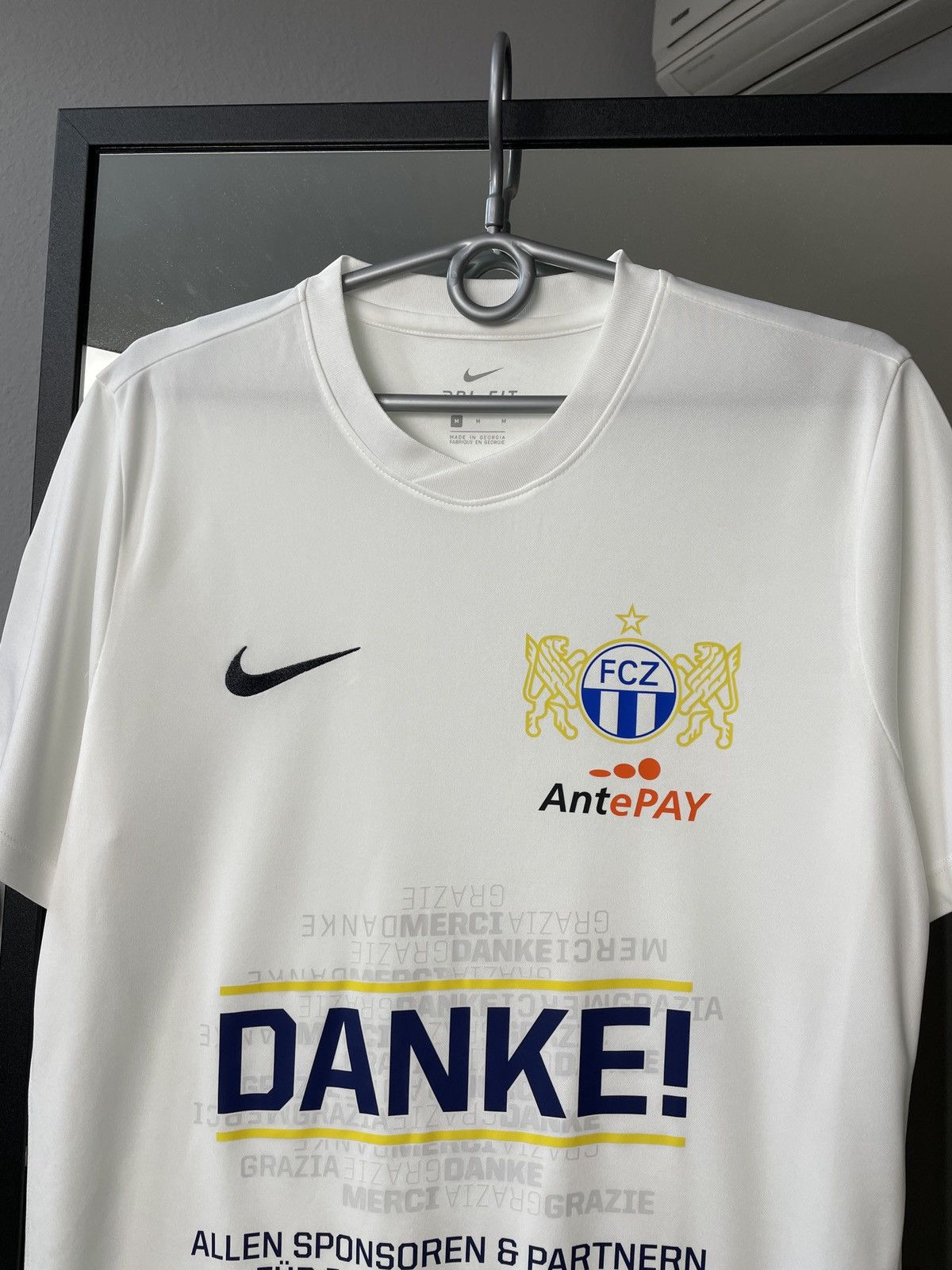 Nike × Vintage Vintage Nike FC Zurich Home Football Jersey Blockcore Tee Size US M / EU 48-50 / 2 - 5 Thumbnail