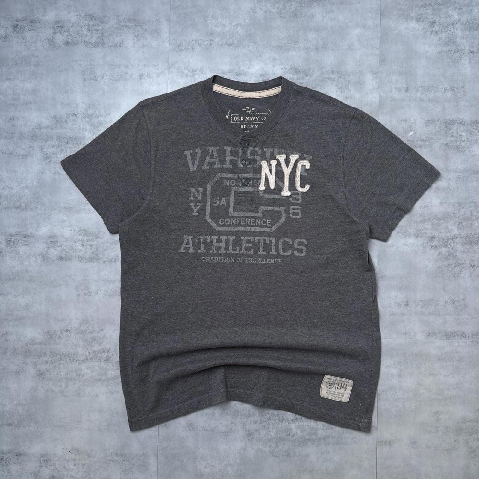 Old Navy Y2K Old Navy Grunge 00s Gray T shirt Size US L / EU 52-54 / 3 - 1 Thumbnail